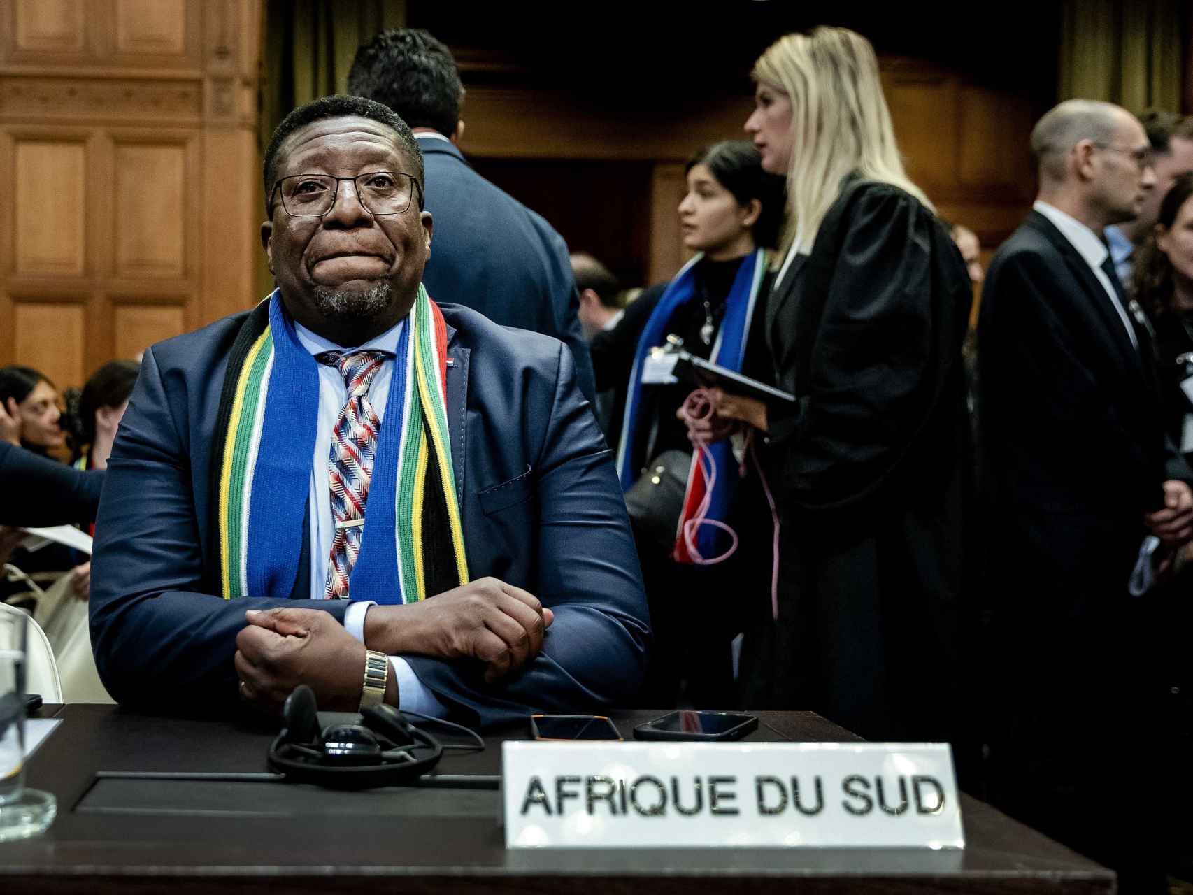 Vusimuzi Madonsela, el embajador sudafricano en Holanda, en la Corte Penal Internacional en La Haya.