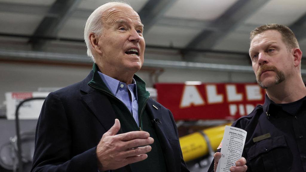 El presidente de EEUU, Joe Biden, habla con la prensa, el viernes pasado en Allentown (Pensilvania).