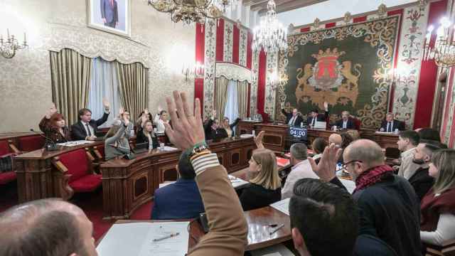 Votación de la aprobación provisional del Prespuestos de Alicante para 2024.