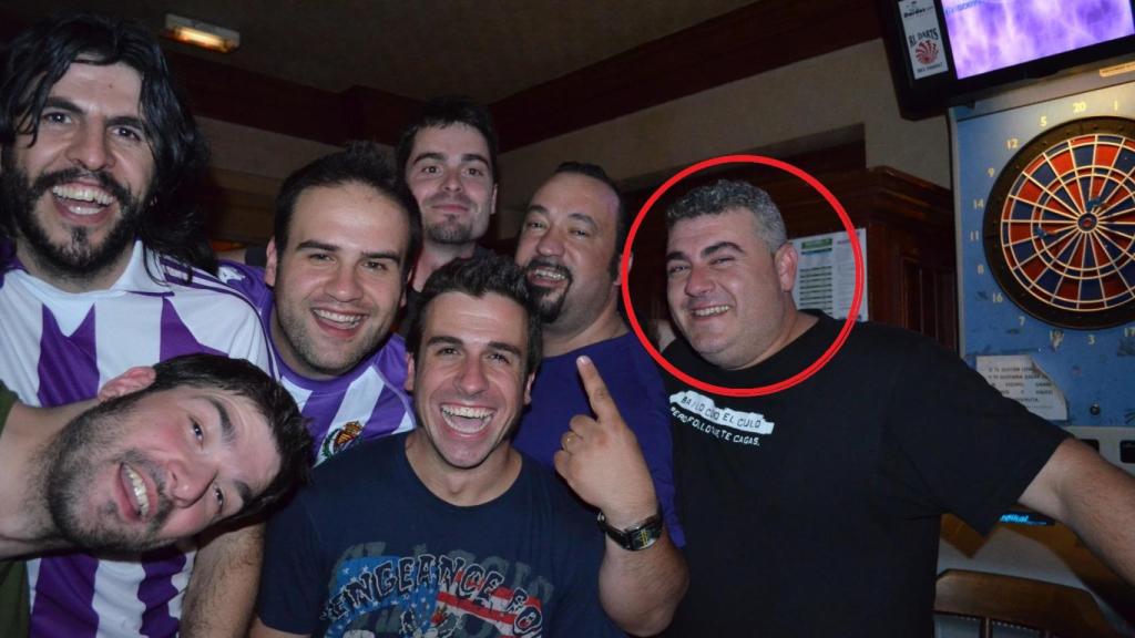 Lolo Rodríguez en el círculo, junto a Vaquero, Nacho García, El Chavo, Alex Clavero, Quique Matilla y Felipe Kanalla