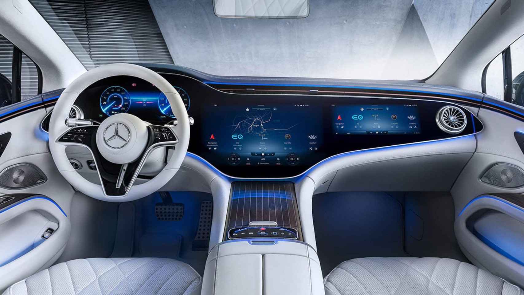 La pantalla MBUX Hyperscreen de Mercedes llegará a todos sus modelos