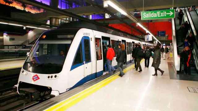 Conoce cuál es la línea más extensa de Metro de Madrid: tiene 28 estaciones y mide 40,6 kilómetros.