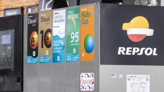 Repsol lanza una gasolina sin petróleo, neutra en CO2 y que pueden utilizar todos los coches