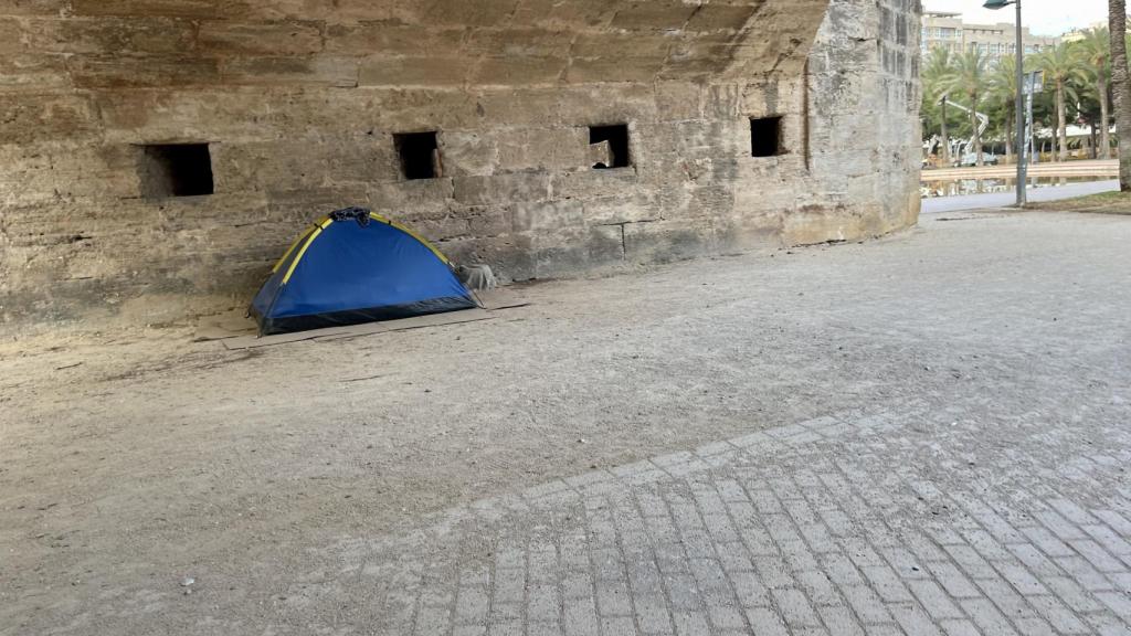 Tienda de campaña en el Jardín del Turia.