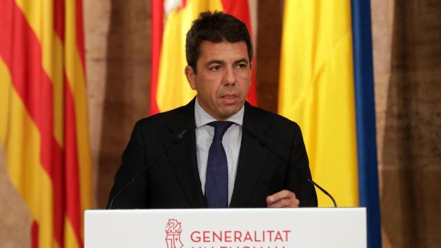 Carlos Mazón, durante su anuncio en el Palau de la Generalitat. EE