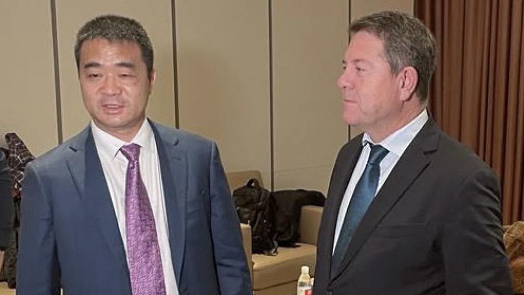 García-Page, a la derecha, este miércoles en China.