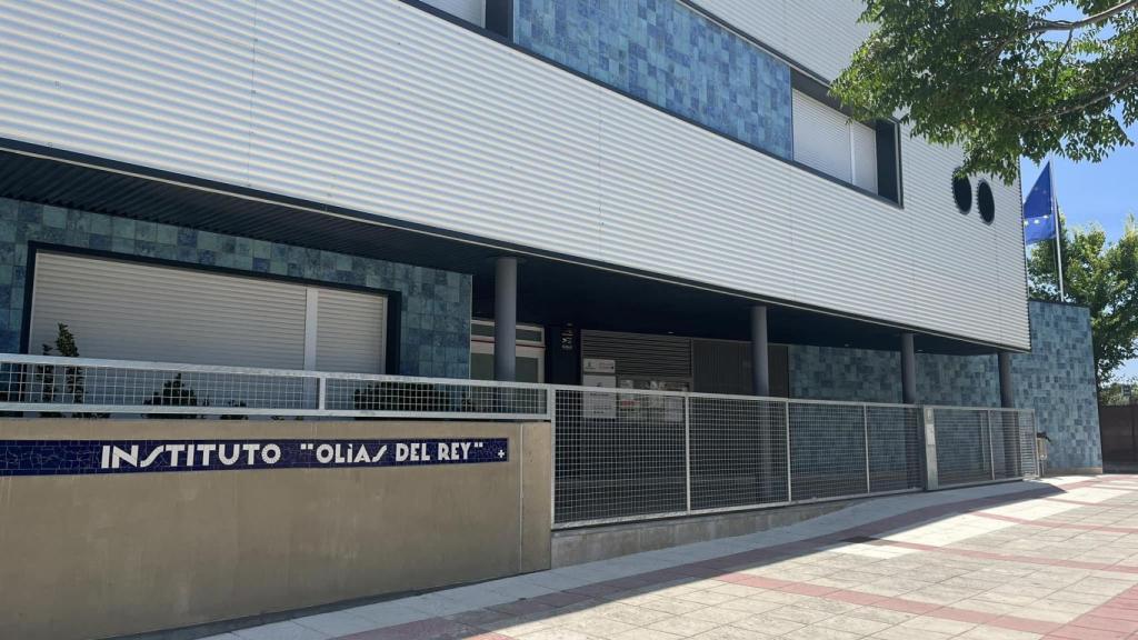 Entrada al IESO de Olías del Rey (Toledo).