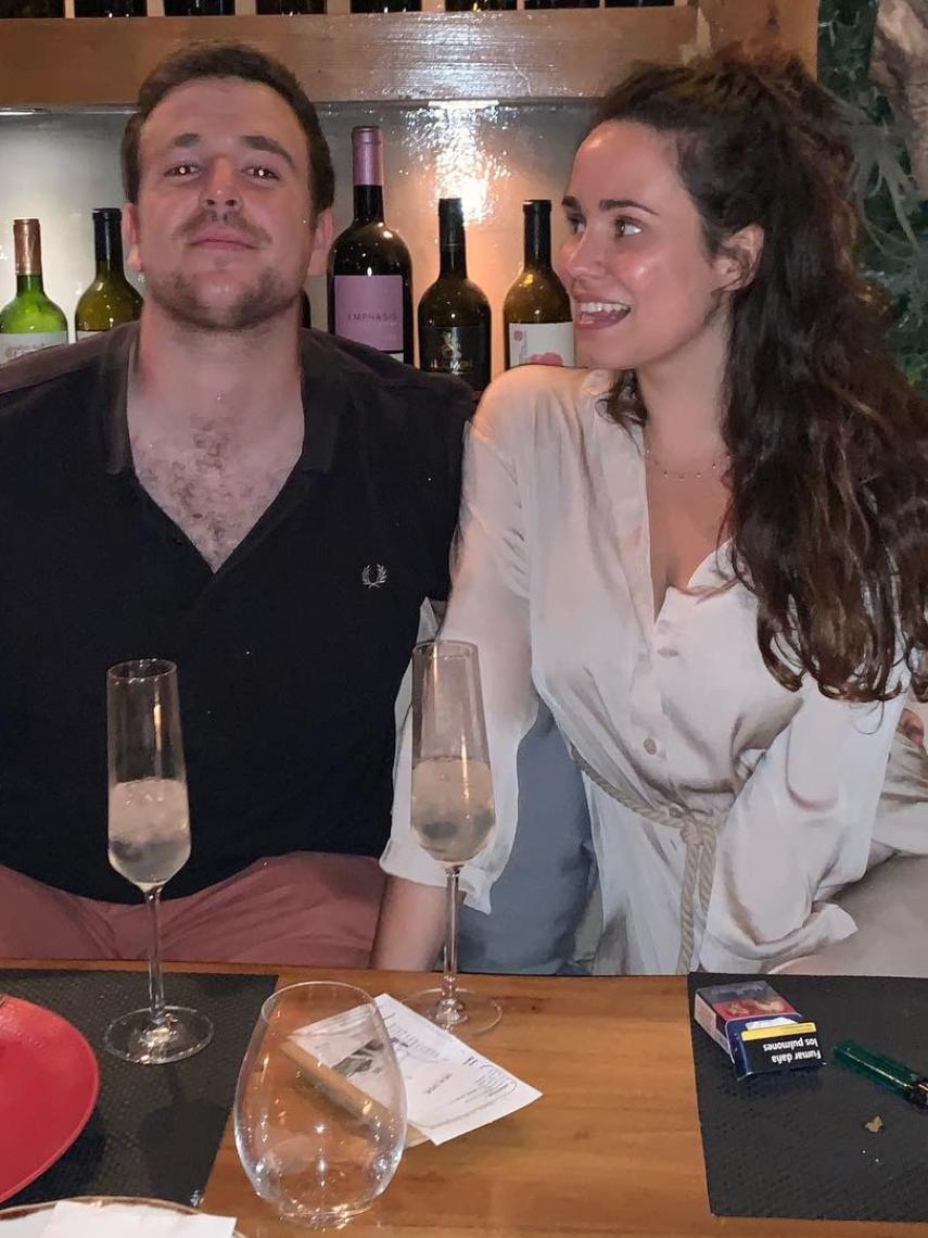 Carolina Monje en una imagen con Álex Lequio, publicada en su red social Instagram.