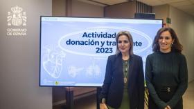 Beatriz Domínguez-Gil, directora general de la ONT, y Mónica García, ministra de Sanidad.