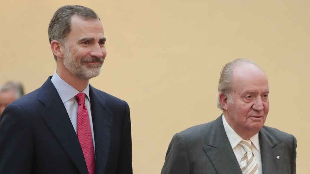 Felipe VI y Juan Carlos I en una imagen de archivo.