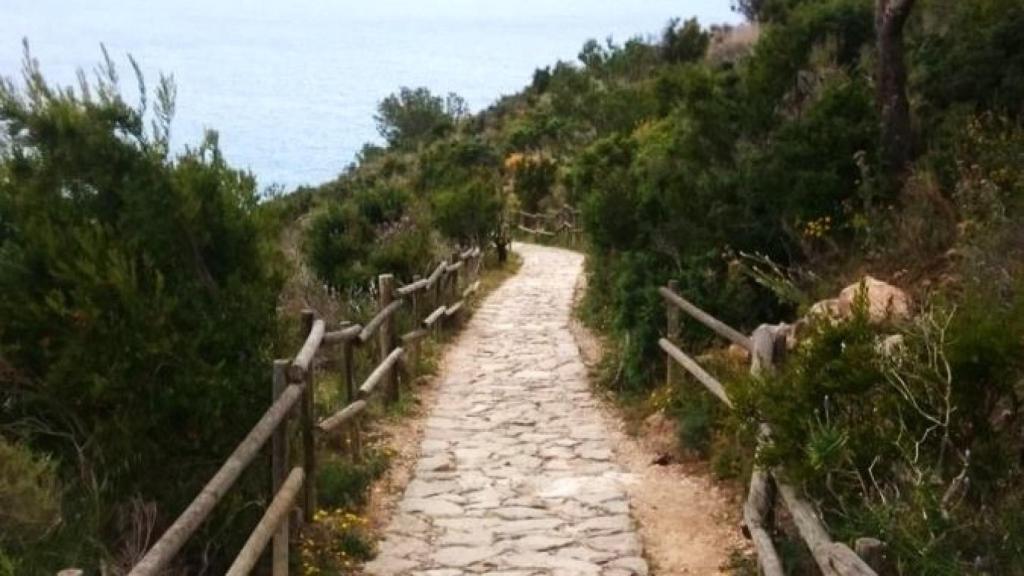 La ruta está homologada y señalizada.