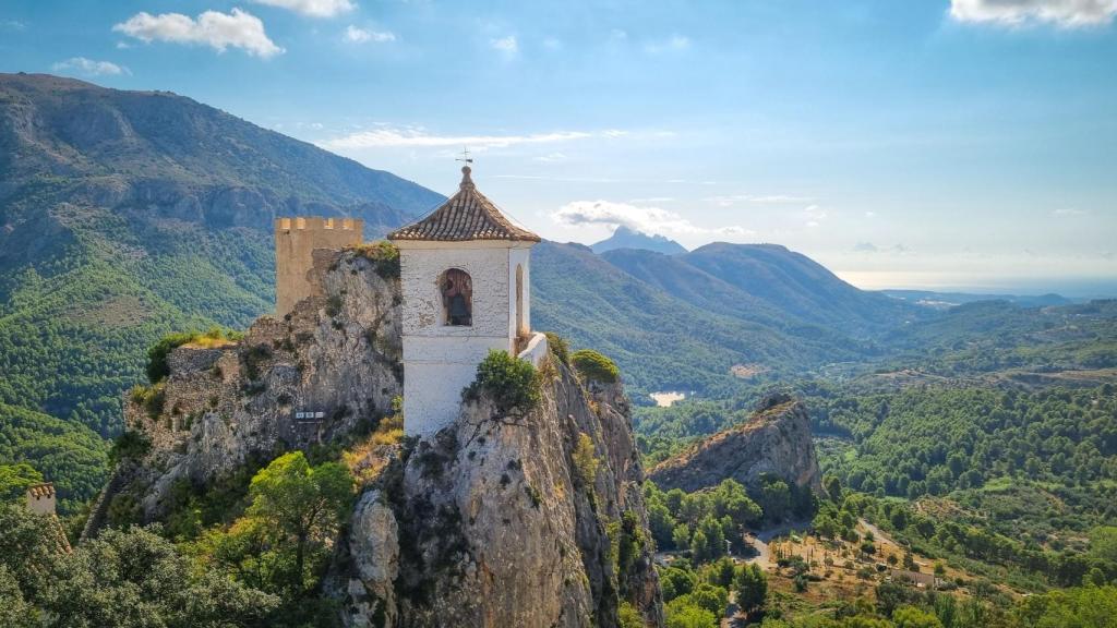 El Castillo de Guadalest, Alicante.