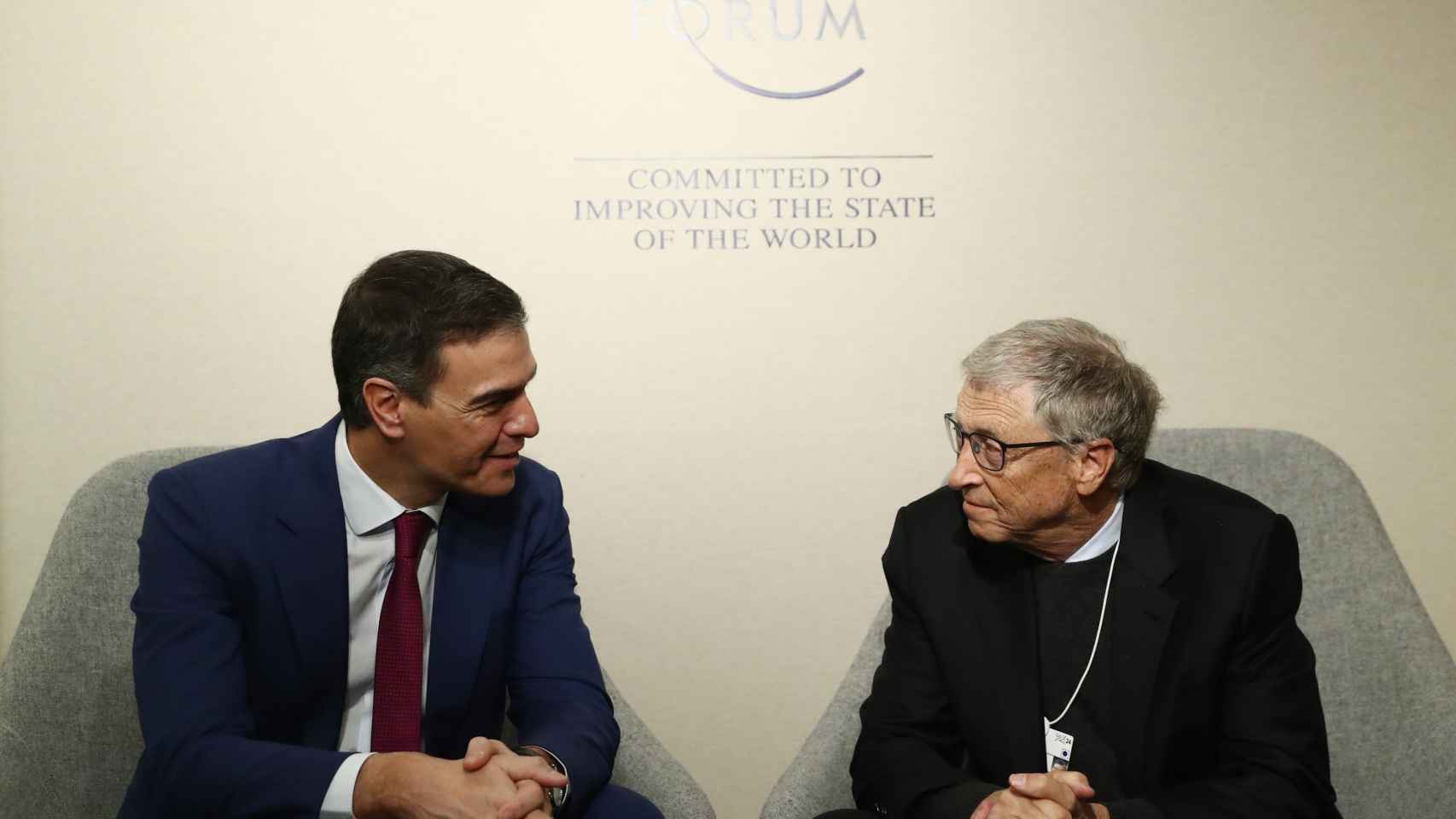 El presidente del Gobierno, Pedro Sánchez, junto con Bill Gates