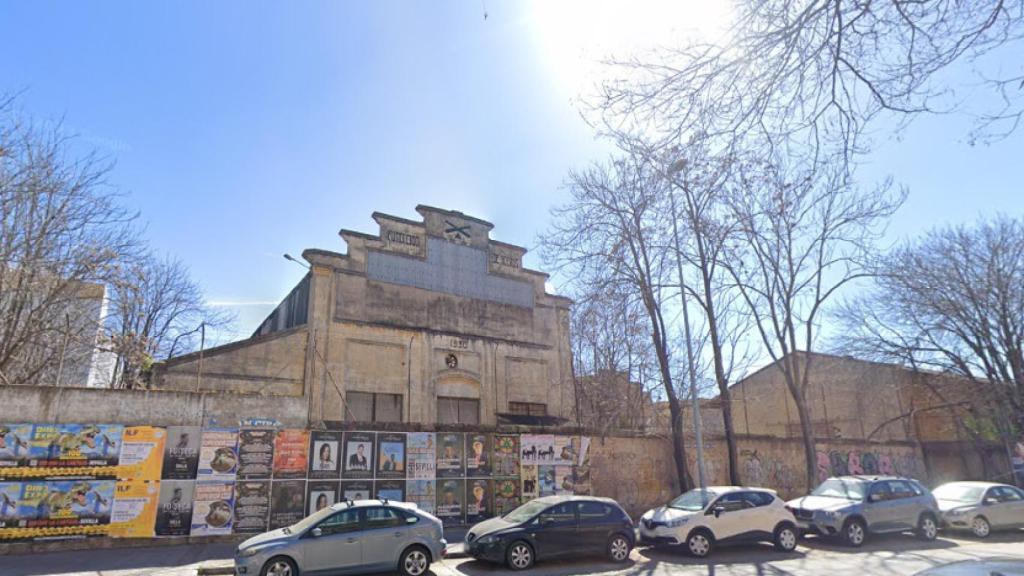 Naves en San Bernardo donde irán las viviendas.