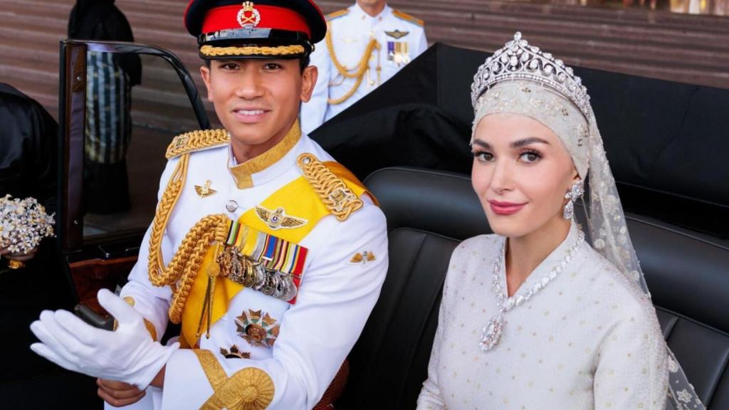 La pareja real, en su enlace.