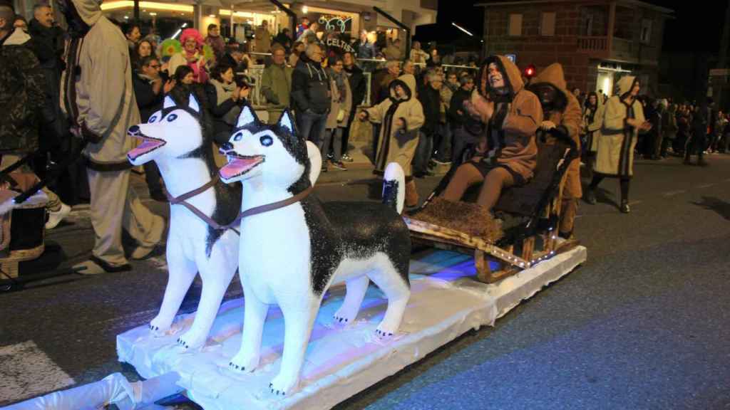 Desfile de comparsas en Nigrán de 2023.