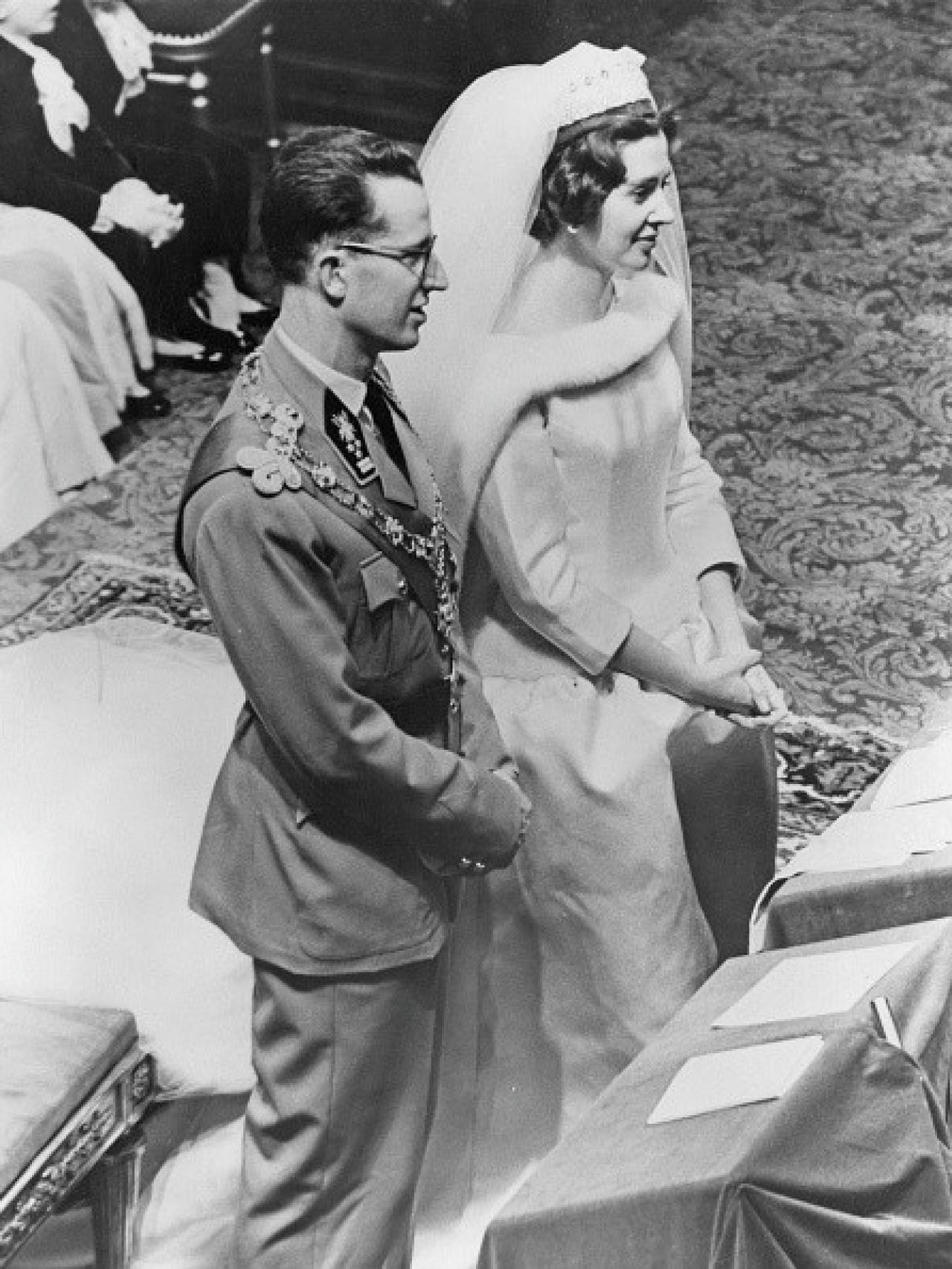 Fabiola de Mora y Aragón y Baudouin de Bélgica en su boda en 1960.
