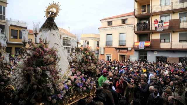 Comienzo de la procesión en Villarta de San Juan.
