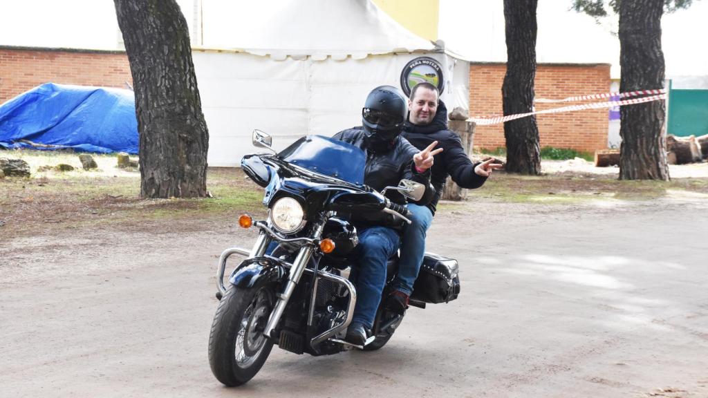 Dos motoristas en Motauros