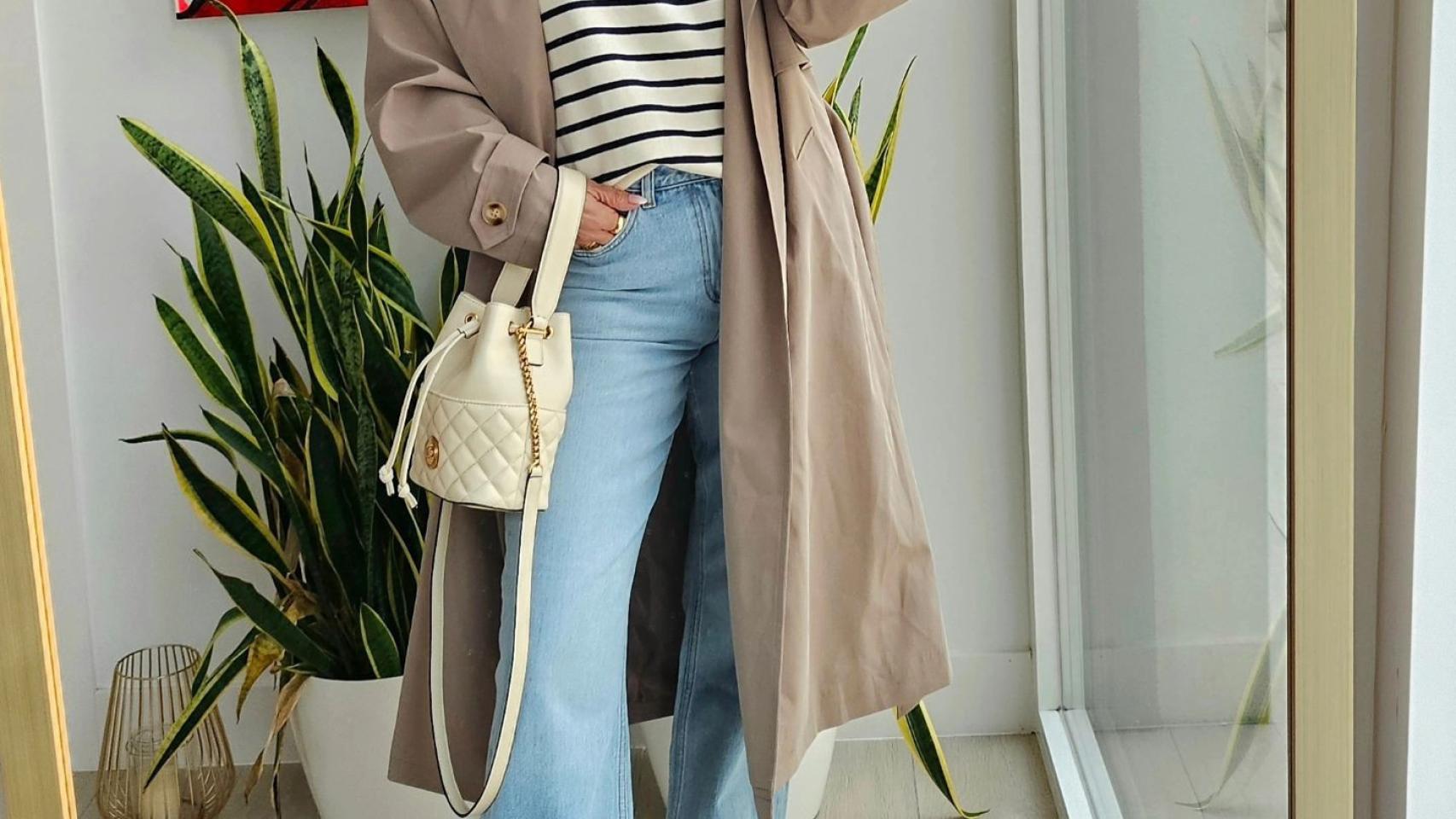 Paula Echevarría, en una publicación de sus redes, con la gabardina.