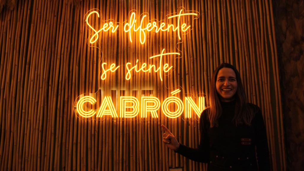 Abril en una de sus partes favoritas del decorado de Tulum.