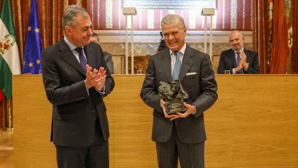Espartaco recoge el premio taurino del Ayuntamiento de Sevilla