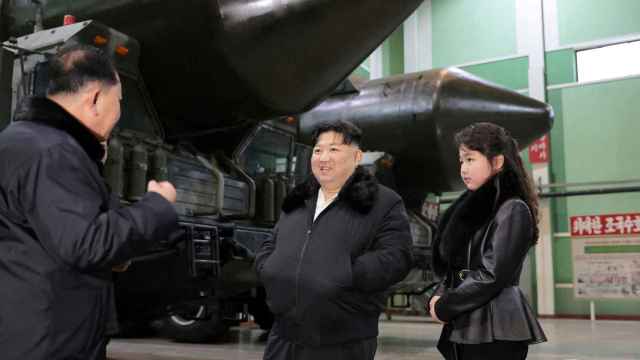 Kim Jong Un en una visita a una planta de producción de vehículos militares el pasado 5 de enero.
