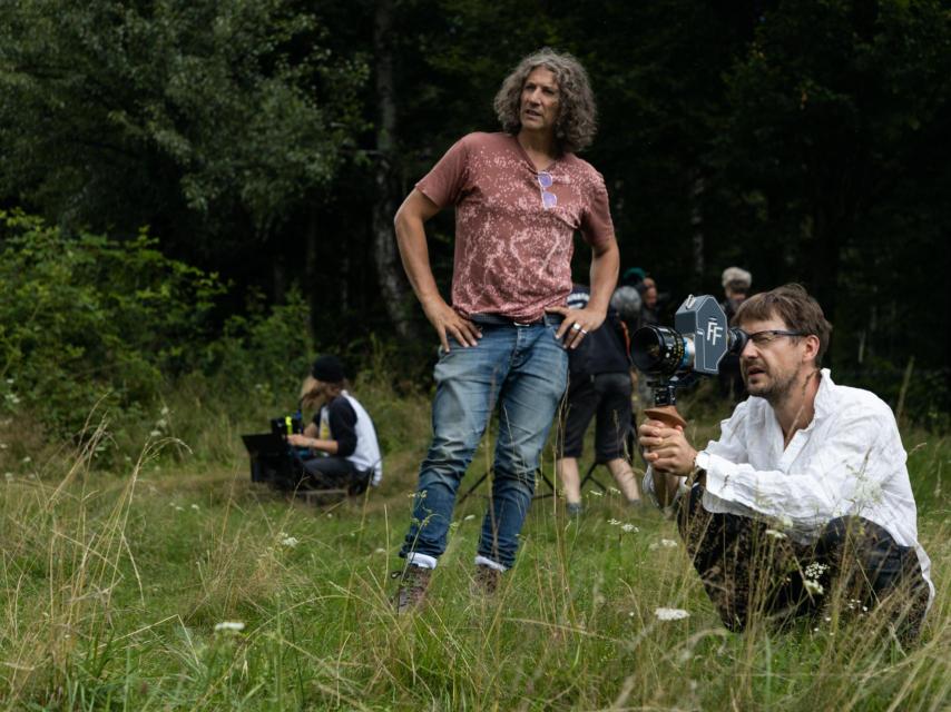 Jonathan Glazer durante el rodaje de 'Zona de interés'