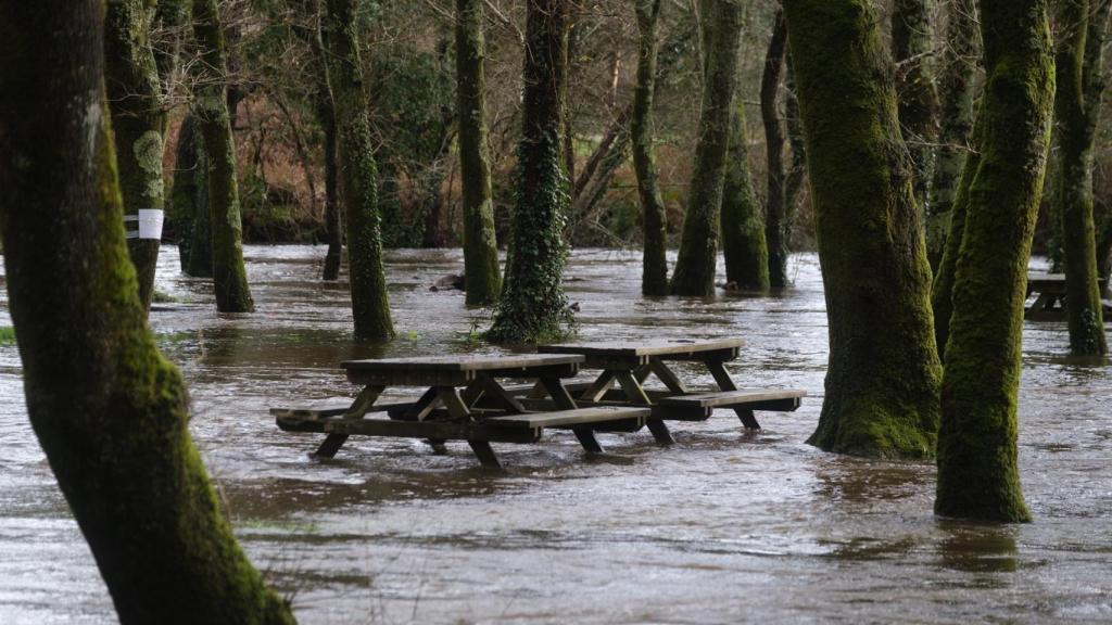 Foto de archivo de una inundación provocada por el río Tambre.