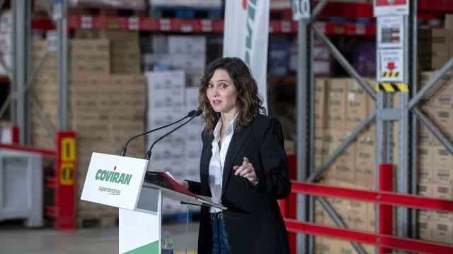 La presidenta de la Comunidad de Madrid, Isabel Díaz Ayuso, este viernes en Coslada.