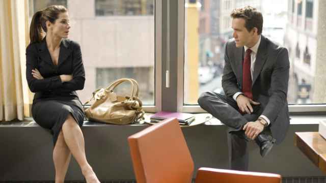 Sandra Bullock y Ryan Reynolds en La proposición (2009)