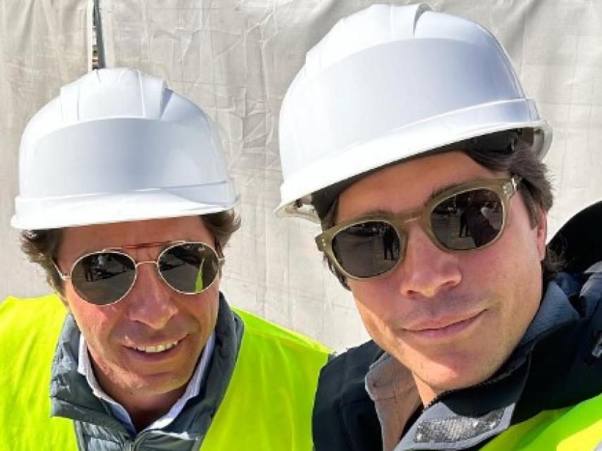 Pablo Castellano, junto a su hermano Jacobo.