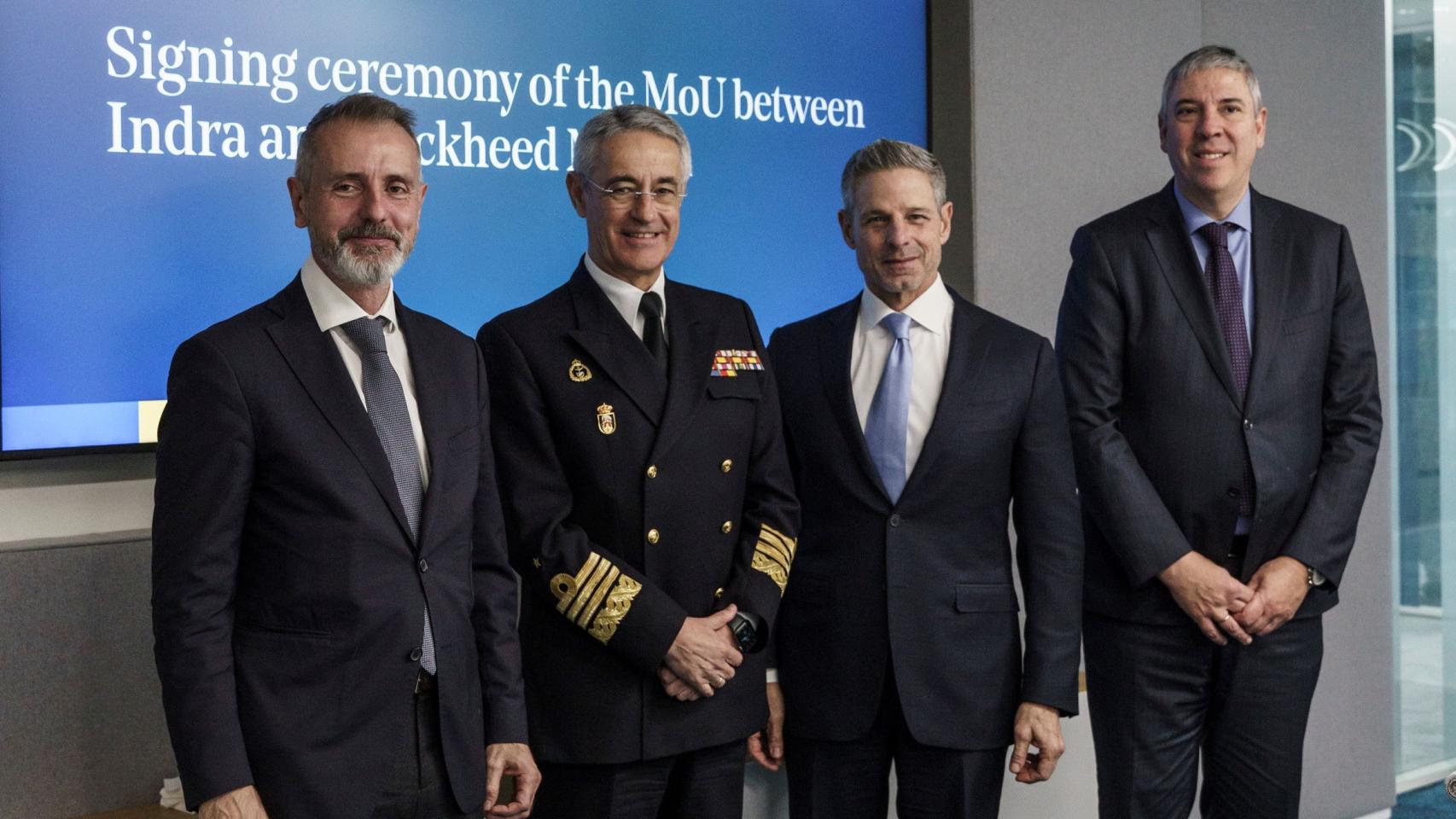 (De izq. a dcha.) Marc Murtra, presidente de Indra; Antonio Piñeiro, almirante jefe de Estado Mayor de la Armada (AJEMA); Ray Piselli, vicepresidente internacional de Lockheed Martin; y José Vicente de los Mozos (consejero delegado de Indra).