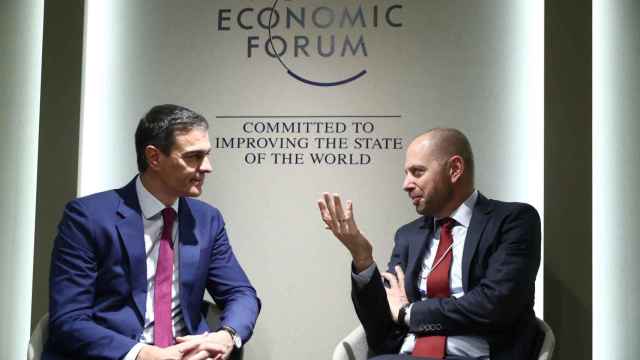 El presidente del Gobierno, Pedro Sánchez, con Christian Bruch, CEO de Siemens Energy, en el Foro Económico de Davos