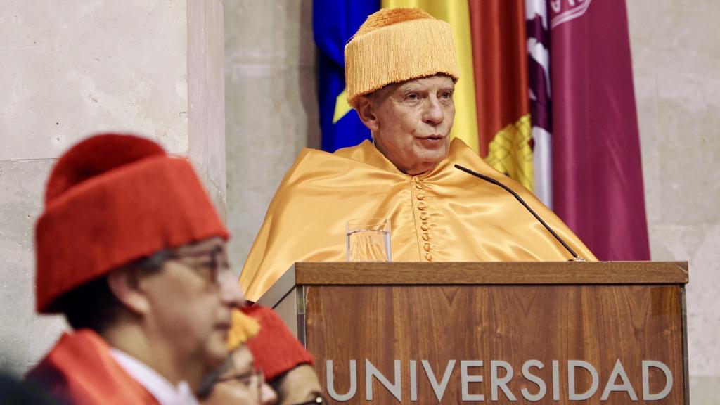 El Alto representante de la UE, Josep Borrell, tras recibir el doctorado honoris causa, este viernes en la Universidad de Valladolid.