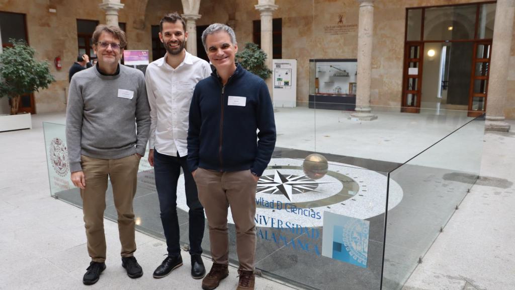 Luis Plaja, Carlos Hernández y Iñigo Sola de las Aplicaciones de Láser y Fotónica de la USAL