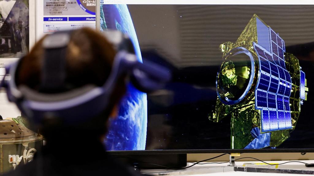 Personal de la JAXA monitorizando el alunizaje de SLIM
