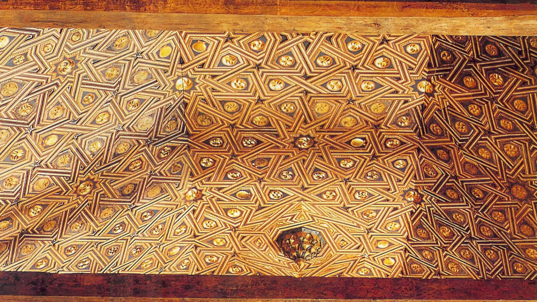 Una muestra del estilo mudéjar en el artesonado de la iglesia de Macotera