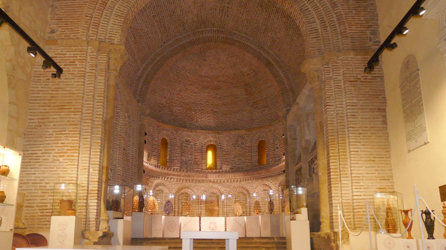 Interior de la iglesia de Santiago de Alba de Tormes