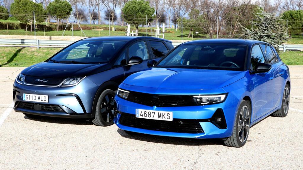 El BYD Dolphin es un coche fabricado en China, el Opel Astra en Alemania.