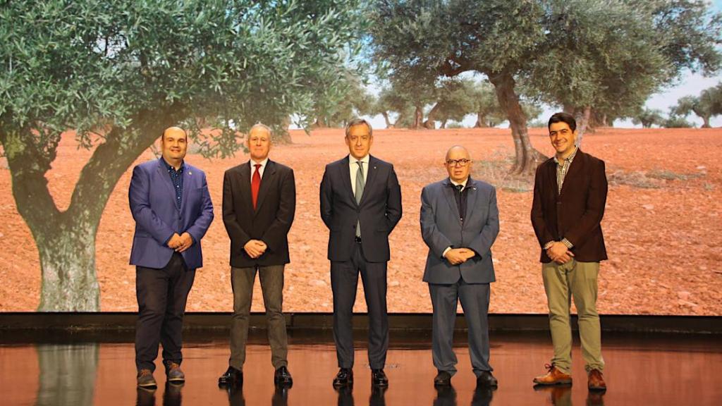 Un estudio sobre el efecto atenuante de los síntomas del COVID por el consumo de aceite de oliva