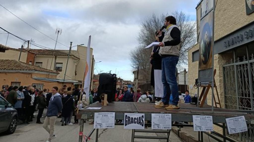 Otra imagen de la concentración. Foto: Red Social X de Salvamos la Colegiata de Yepes