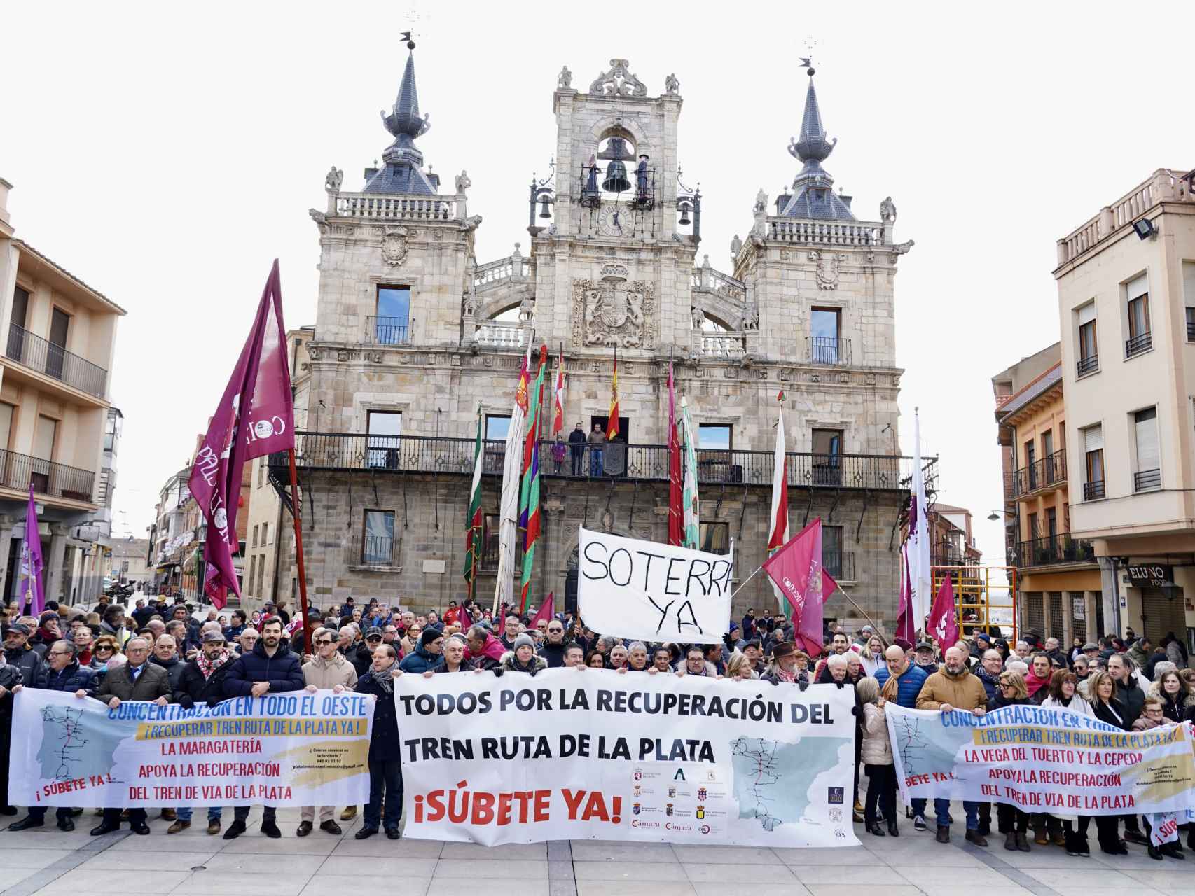 Concentración en Astorga (León) por la reapertura de la ruta ferroviaria Vía de la Plata
