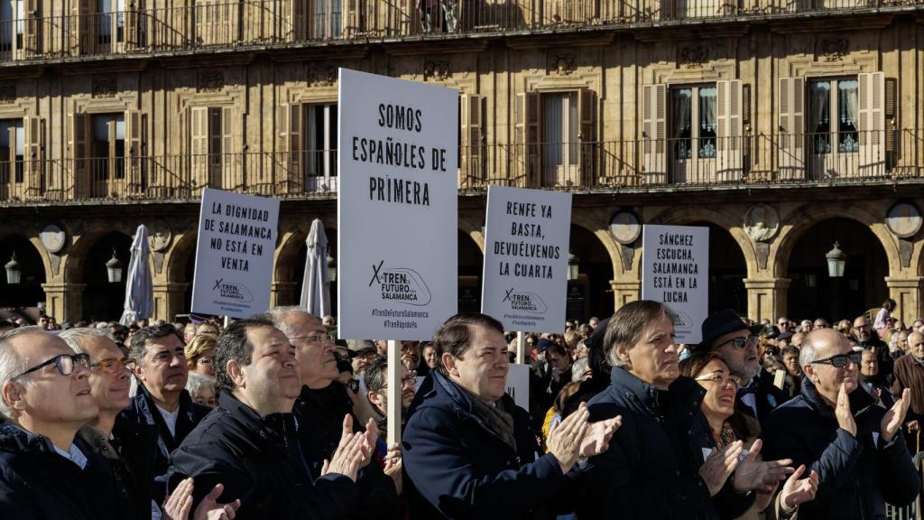 Mañueco en la manifestación de Salamanca por el tren del futuro
