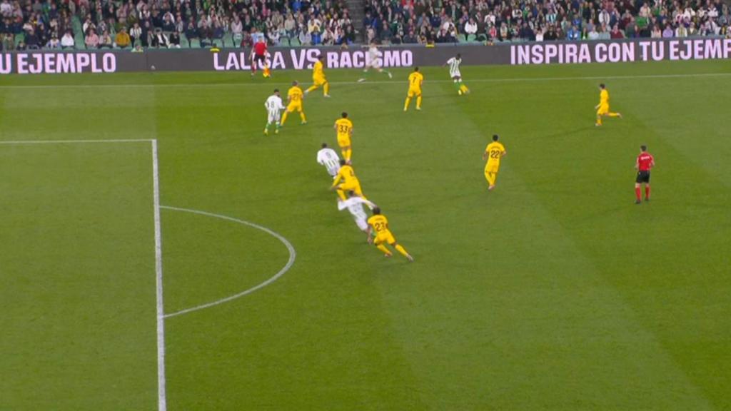 Posición legal de Isco en el 2-2 del Betis - FC Barcelona