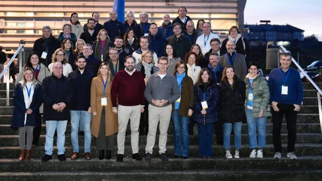 Foto de familia del PP de Castilla-La Mancha con Alberto Núñez Feijóo este fin de semana en Orense