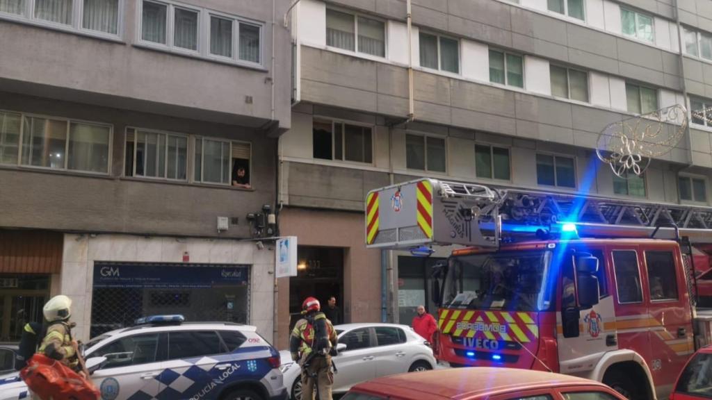 Incendio en una vivienda en la avenida Finisterre.