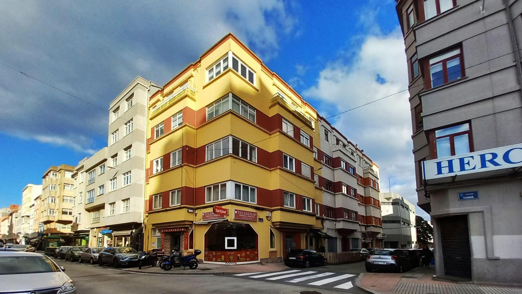 Viviendas en la calle Miguel Servet de A Coruña: arquitectura cotidiana