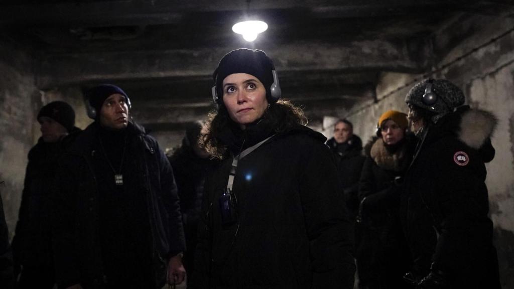 Isabel Díaz Ayuso en su visita al campo de concentración de Auschwitz.