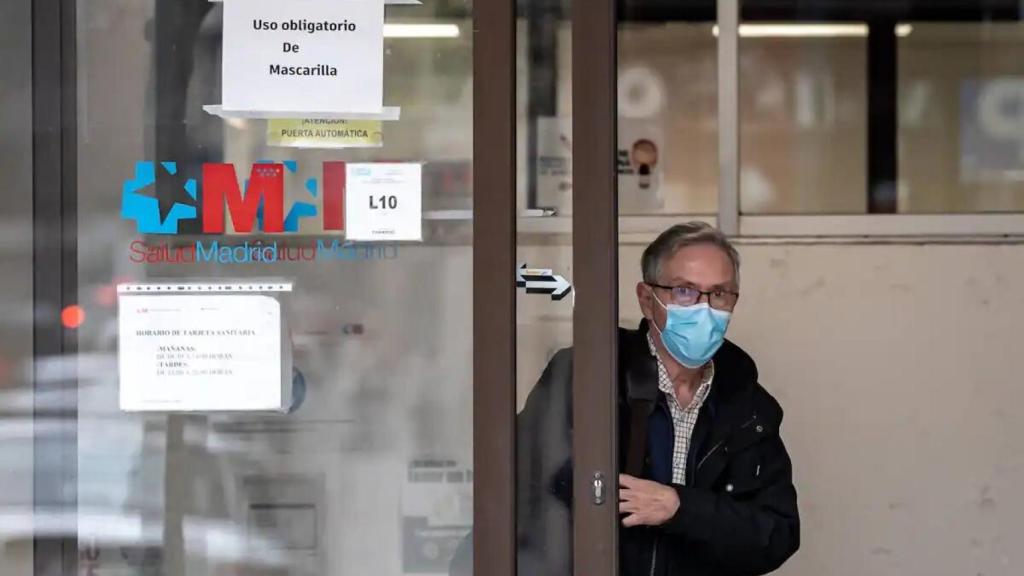 Adiós a las mascarillas en Madrid: vuelve a eliminarse su uso en los centros de Salud y Hospitales
